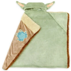 Hallmark Star Wars: The Mandalorian™ The Child™ Grogu™ Hooded Blanket -Hallmark Star Wars The Mandalorian The Child Grogu Blanket With Hood 1BBY4743 03